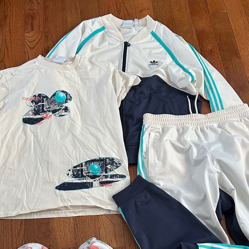 Adidas Cream and Black Set with Teal Accents.. T-Shirt, zip up jacket, joggers.